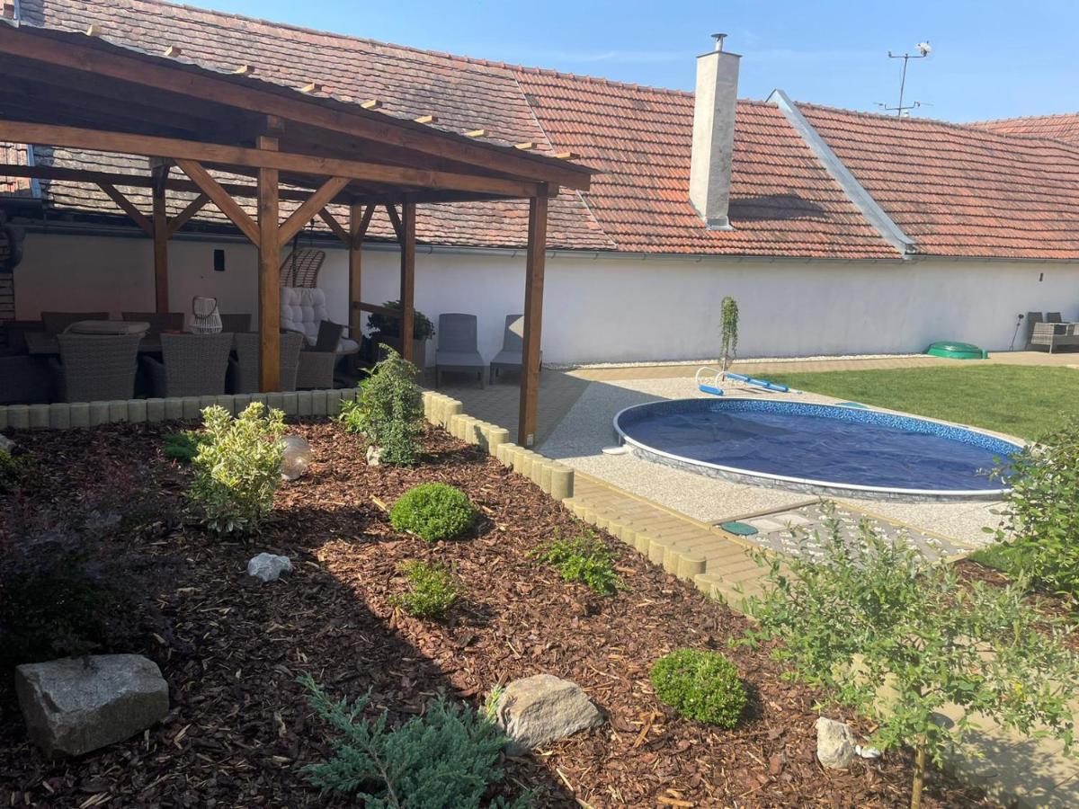 Apartmany U Palavy Přítluky Buitenkant foto